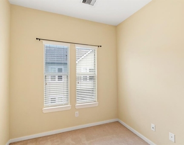 5734a Kansas Street - Photo Thumbnail 18