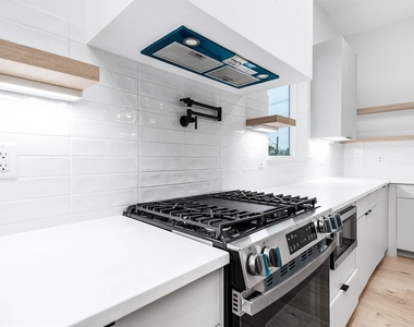 319 N Nagle Street - Photo Thumbnail 23