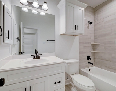 4002 Elmwood Street - Photo Thumbnail 4