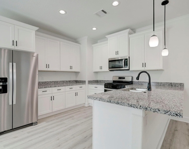 4002 Elmwood Street - Photo Thumbnail 2