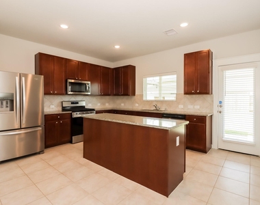 15418 Formaston Drive - Photo Thumbnail 4