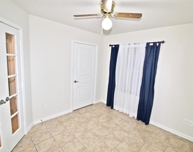 3306 Dandelion Drive - Photo Thumbnail 8