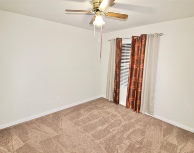 3306 Dandelion Drive - Photo Thumbnail 9