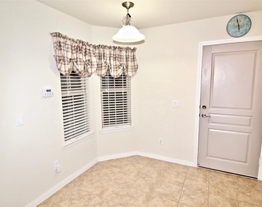 3306 Dandelion Drive - Photo Thumbnail 5