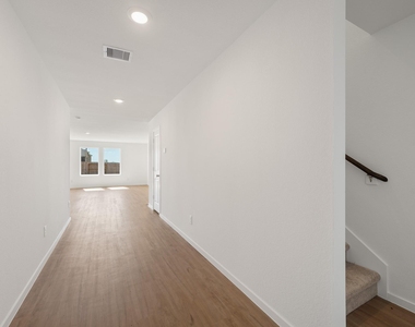 1102 Rustic Willow Drive - Photo Thumbnail 5