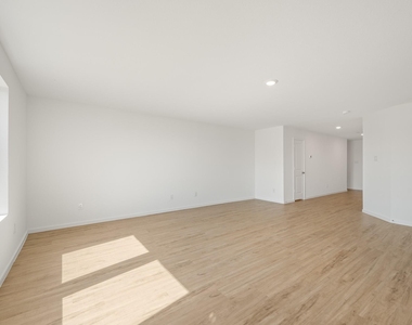 1102 Rustic Willow Drive - Photo Thumbnail 12