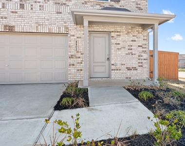 1102 Rustic Willow Drive - Photo Thumbnail 34