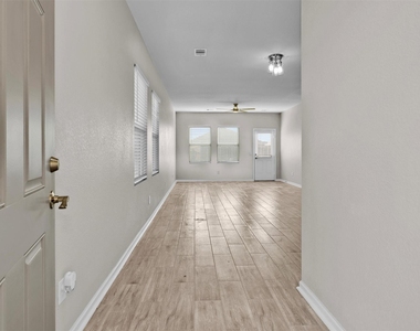 1028 White Birch Lane - Photo Thumbnail 3