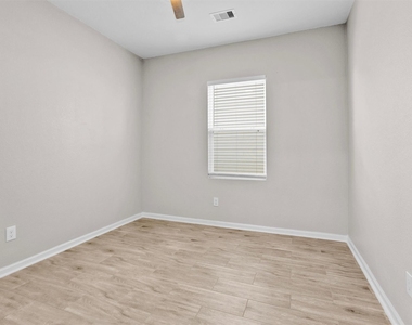 1028 White Birch Lane - Photo Thumbnail 16