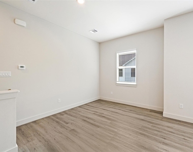 4603 Indie Heights Lane - Photo Thumbnail 7