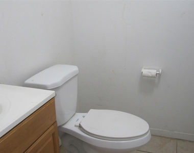 12461 Wellington Park Drive - Photo Thumbnail 7