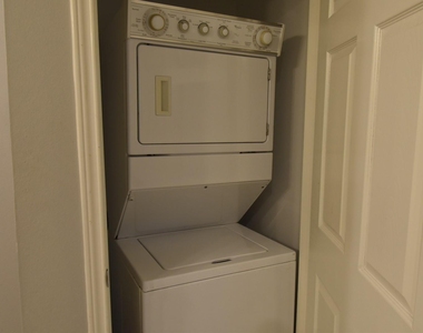 715 E 43rd Street - Photo Thumbnail 8