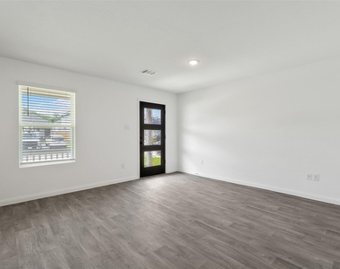16462 Valerie Marie Place - Photo Thumbnail 6