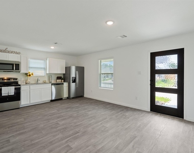 16462 Valerie Marie Place - Photo Thumbnail 2