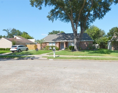 6707 Las Brisas Drive - Photo Thumbnail 1