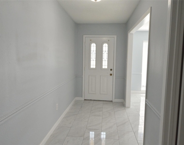6707 Las Brisas Drive - Photo Thumbnail 7