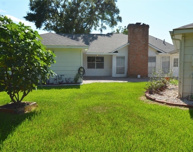 6707 Las Brisas Drive - Photo Thumbnail 2
