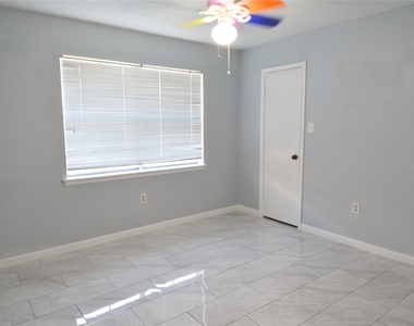 6707 Las Brisas Drive - Photo Thumbnail 21