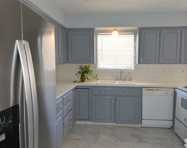 6707 Las Brisas Drive - Photo Thumbnail 11