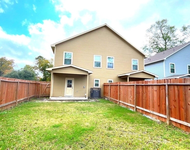 8215 Gallahad Street - Photo Thumbnail 25