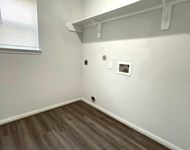 8215 Gallahad Street - Photo Thumbnail 21