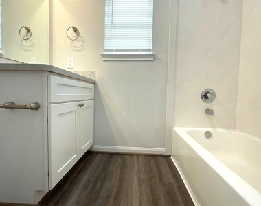 8215 Gallahad Street - Photo Thumbnail 12