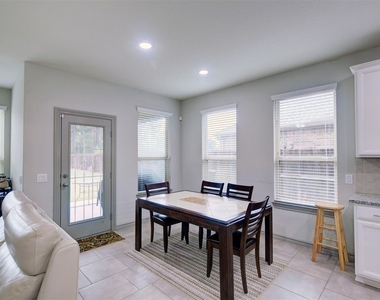 9643 Thimbleweed Drive - Photo Thumbnail 11
