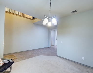 9643 Thimbleweed Drive - Photo Thumbnail 20