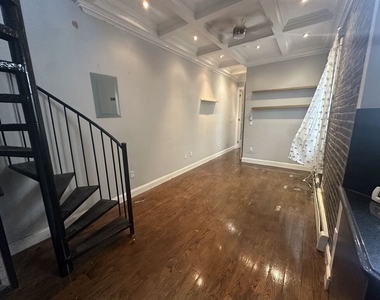 W 103rd St and Manhattan Ave - Photo Thumbnail 1