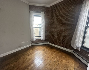 W 103rd St and Manhattan Ave - Photo Thumbnail 4
