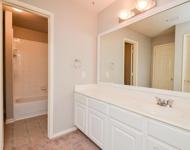 18334 Grove Brook Lane - Photo Thumbnail 15