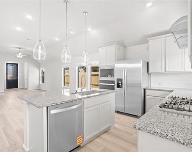 114 Mercury Sky Road - Photo Thumbnail 10