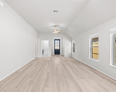 114 Mercury Sky Road - Photo Thumbnail 13