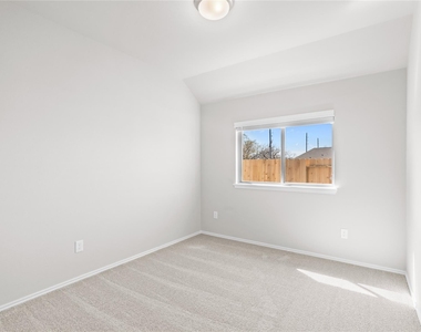 114 Mercury Sky Road - Photo Thumbnail 15