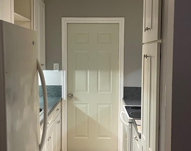 2614 N Red Cedar Circle - Photo Thumbnail 7