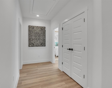 8412 Vera Lou Street - Photo Thumbnail 12