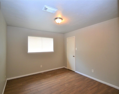 15927 Tumbling Rapids Drive - Photo Thumbnail 36