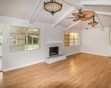 10534 Huntington Wood Drive - Photo Thumbnail 6