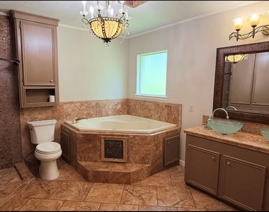 340 Westwood Ln - Photo Thumbnail 12