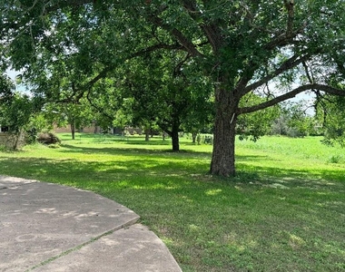 340 Westwood Ln - Photo Thumbnail 1