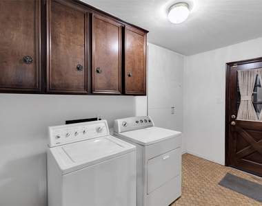 3810 Glenheather Drive - Photo Thumbnail 12