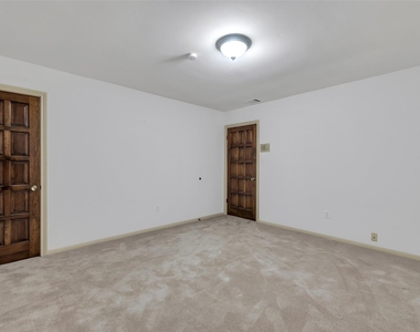 3810 Glenheather Drive - Photo Thumbnail 27