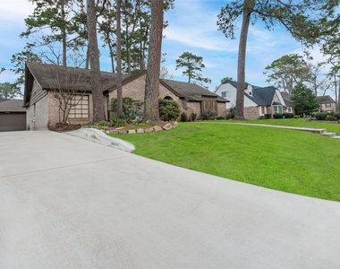 3810 Glenheather Drive - Photo Thumbnail 2