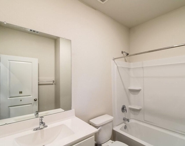7602 Tipton Meadow Way - Photo Thumbnail 12