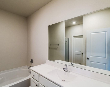7602 Tipton Meadow Way - Photo Thumbnail 6
