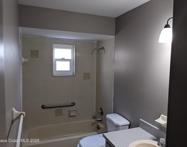 152 E Towne Place - Photo Thumbnail 4
