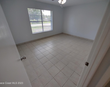 981 Forest Street Ne - Photo Thumbnail 11