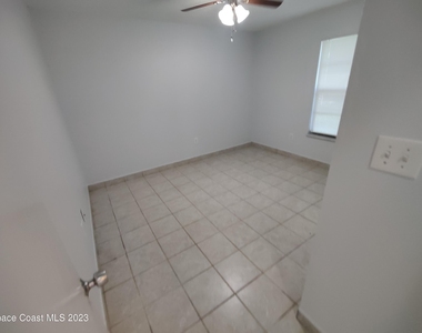981 Forest Street Ne - Photo Thumbnail 12