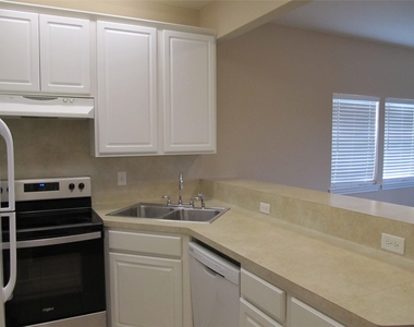 903 16th Street - Photo Thumbnail 6