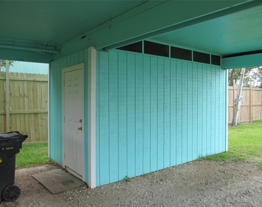903 16th Street - Photo Thumbnail 2
